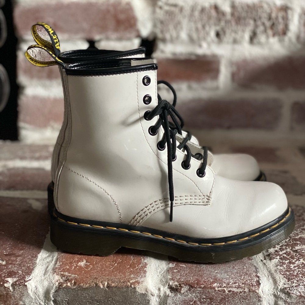 White patent leather Dr Martens classic 1460 boots size US 6, eu 37